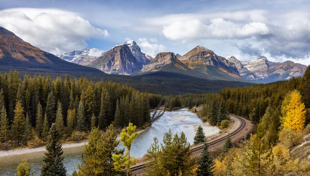 Bow Valley Parkway, Hwy 1A, Banff National Park, Alberta, Canada